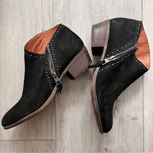 Lucky Brand Black Suede studded booties - Picture 6 of 8